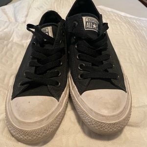 Converse black and white.
